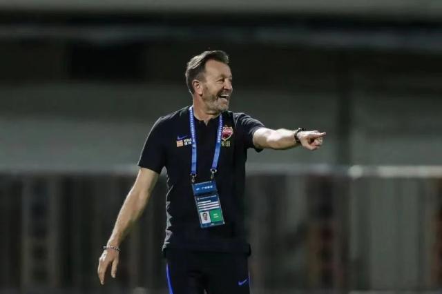 九游互动-专访深足主帅：力争上游，用积极心态踢好每场比赛